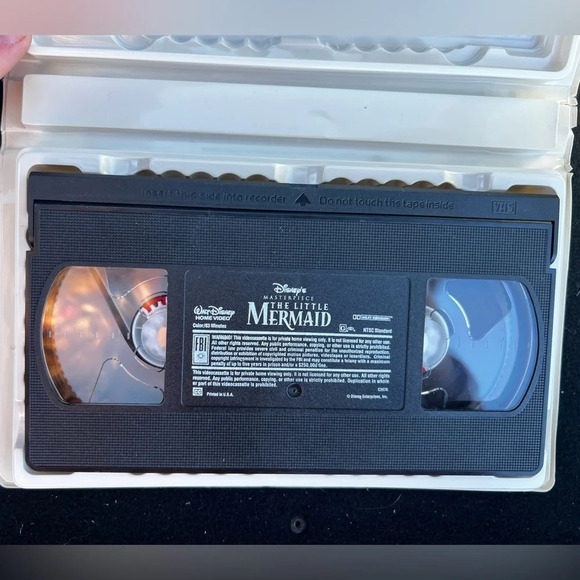 Disneys Masterpiece Fully Restored Special Edition “The Little Mermaid” - Picture 3 of 4